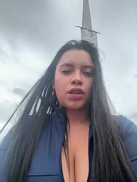 Miss_Bella_Flame live cam on StripChat