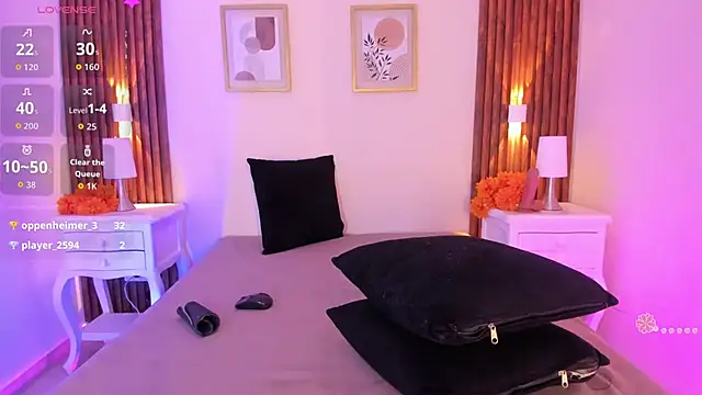 Chloebrunnie live cam on StripChat