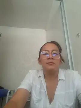 Dr_Edna_naughty live cam on StripChat