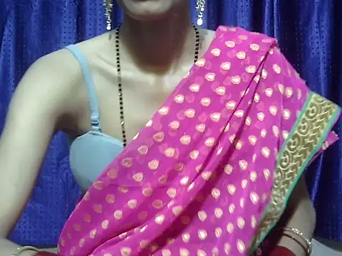 Thirsty_Moni live cam on StripChat