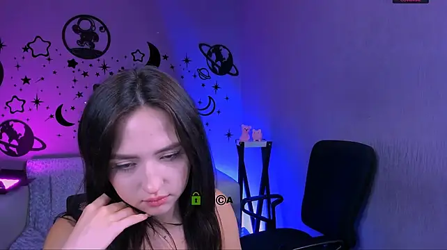 caroline_honeyy webcam