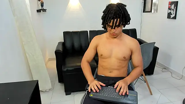 samxx_muscle (M twink) - move your ass while you show your hole
