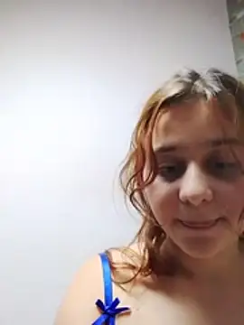 chloe_latin__ (F teen) - Show boobs + oil 🥵