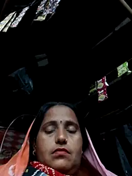 cut_seema624 (F milf) - Ring light for better streaming
