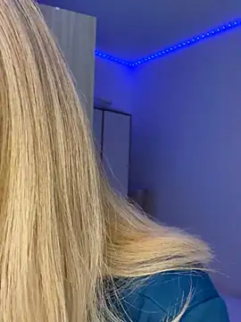KimEvanss webcam