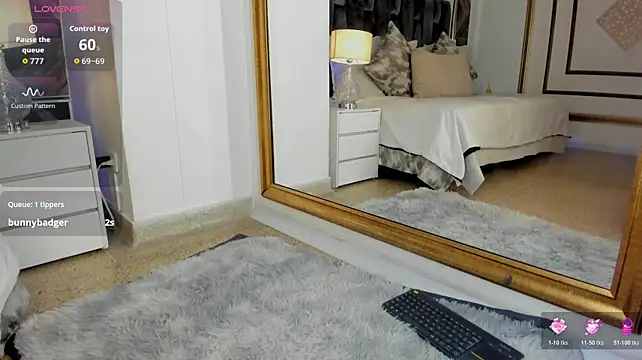 NaylaGrey webcam