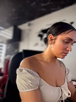 Isabella-Teen