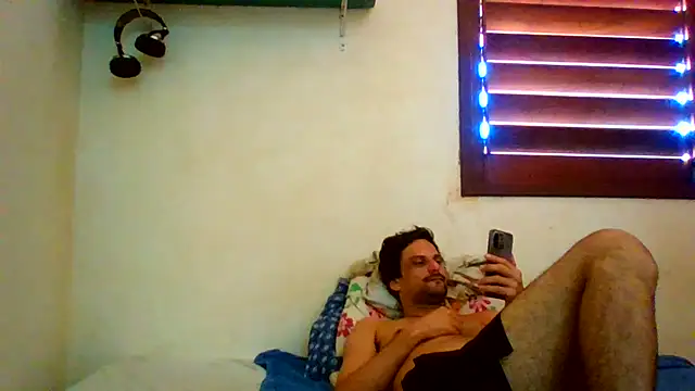 buenocouple live cam on StripChat