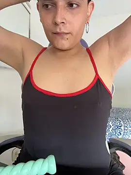 La-Gatiita-trans live cam on StripChat