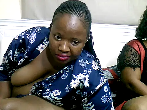 cupcakeey23 live cam on StripChat