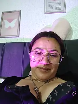 samm_curvy webcam