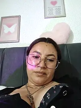 samm_curvy webcam
