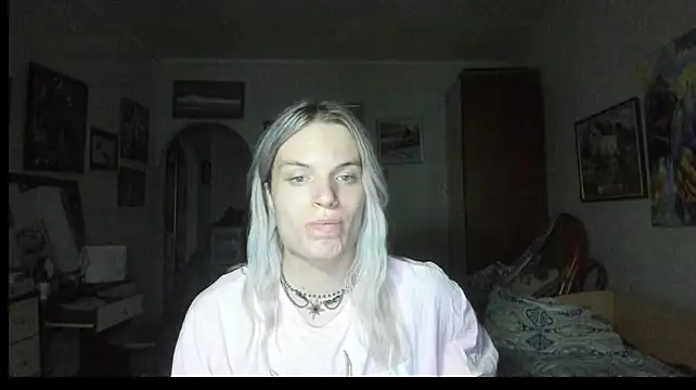 milliKira006 webcam