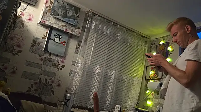 Vuitton live cam on StripChat