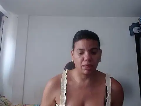 Adriana_0312 webcam