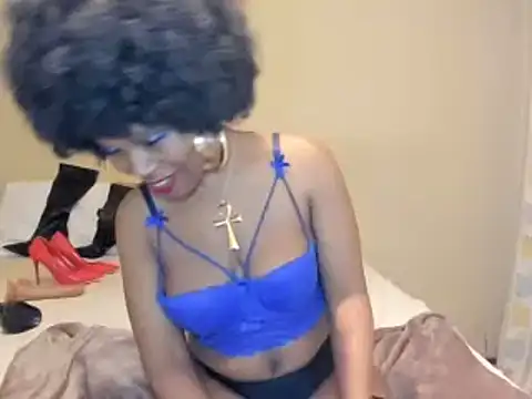 AfricanSquirtingQueen live cam on StripChat