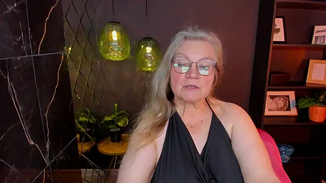 NataliMellow live cam on StripChat