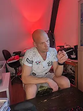 Kinky_Play1 live cam on StripChat