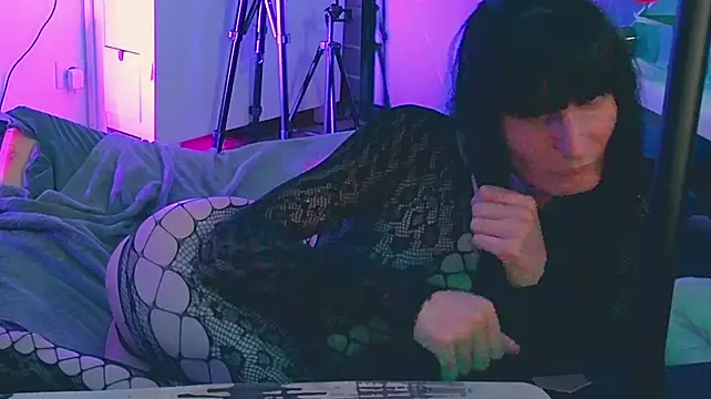 CeriseLapine live cam on StripChat