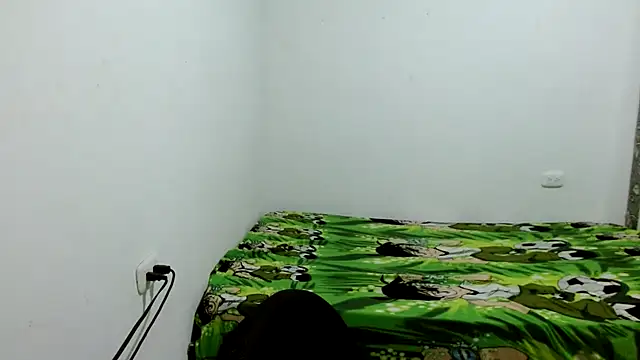 estefania224 live cam on StripChat