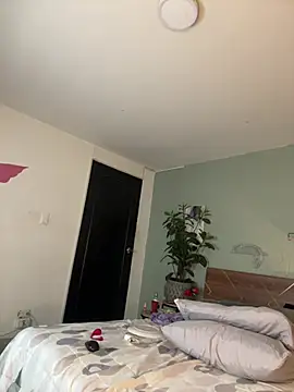 YariRose webcam