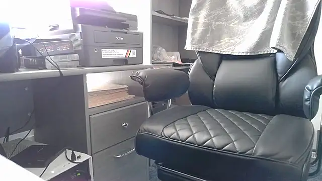 TrevorSteele live cam on StripChat