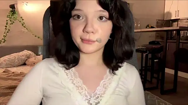 CurlieDoll live cam on StripChat