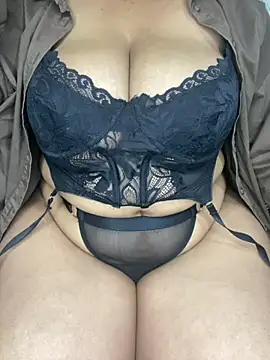 CARAMELGODDESSX23 webcam