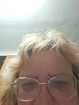SonyaMarmeladx live cam on StripChat
