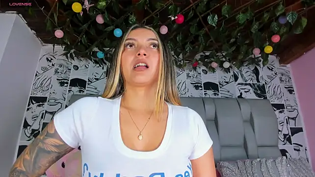 LucyRosse webcam