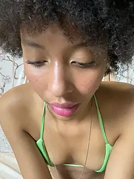 Kiara_Kamau_XXX webcam
