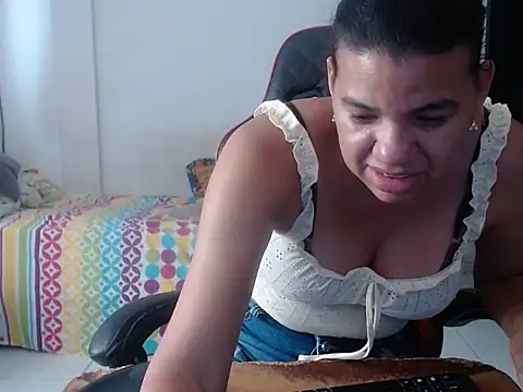Adriana_0312 webcam