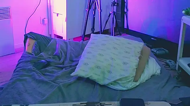 CeriseLapine webcam