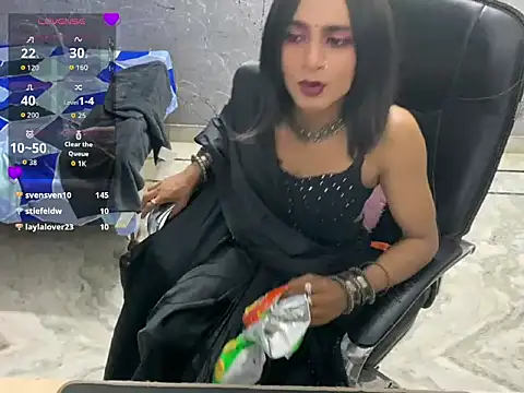 LuvLayla live cam on StripChat