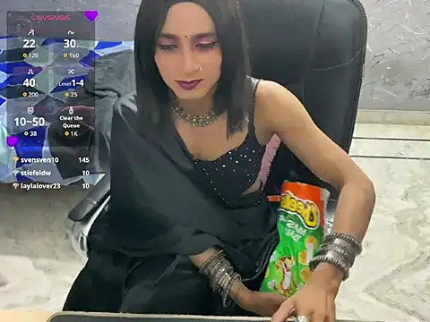 LuvLayla webcam