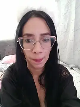 YaraDuartee webcam