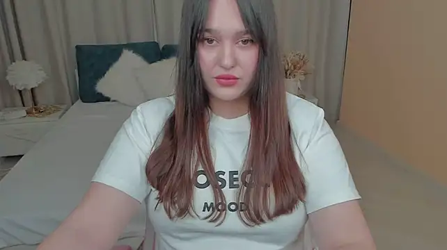 Mila_Vogue webcam