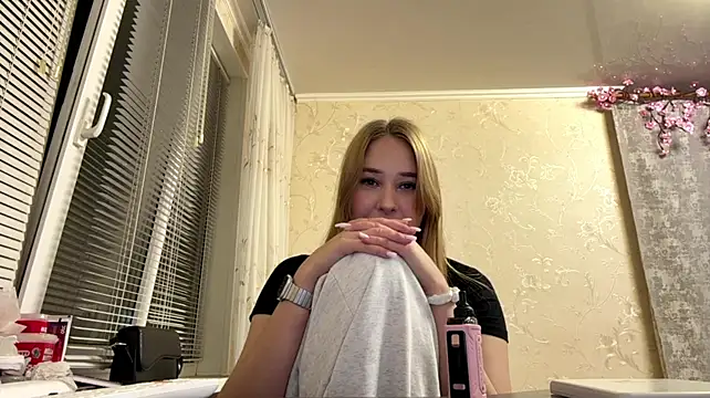 DoraBerley live cam on StripChat