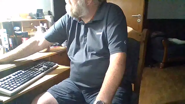stafan56 live cam on StripChat