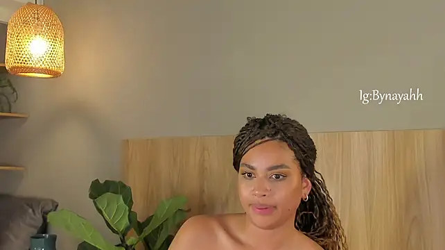 nayah__ live cam on StripChat