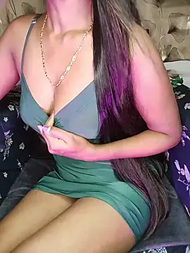 sassy__zaraa live cam on StripChat