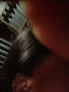 NIANIAKUTE live cam on StripChat