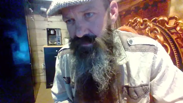 sit-on-my-beard live cam on StripChat