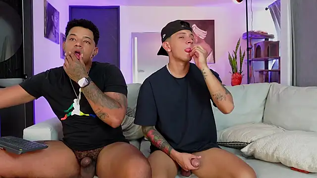 Blakeandbart12 live cam on StripChat