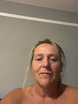 Blondnboujee53