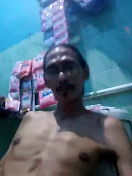 pongky83 (Ask my age) - Happy