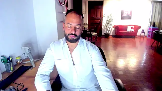 MR_THRONE_