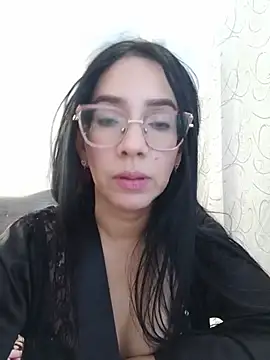 YaraDuartee webcam