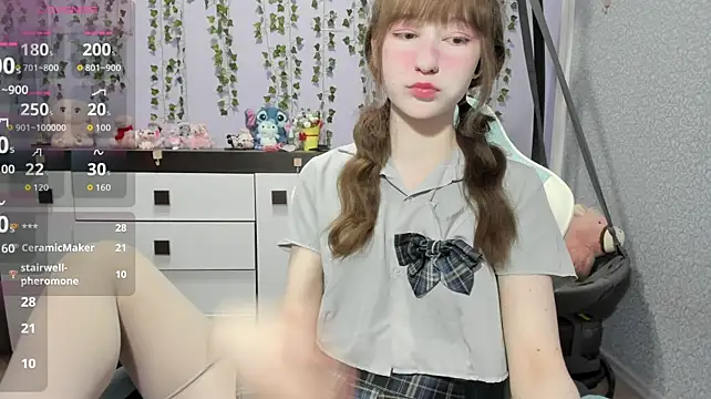 Yoonhee_ki live room snapshot on Stripchat