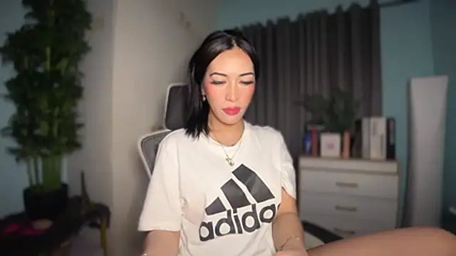 Jasmine_Elcock live cam on StripChat